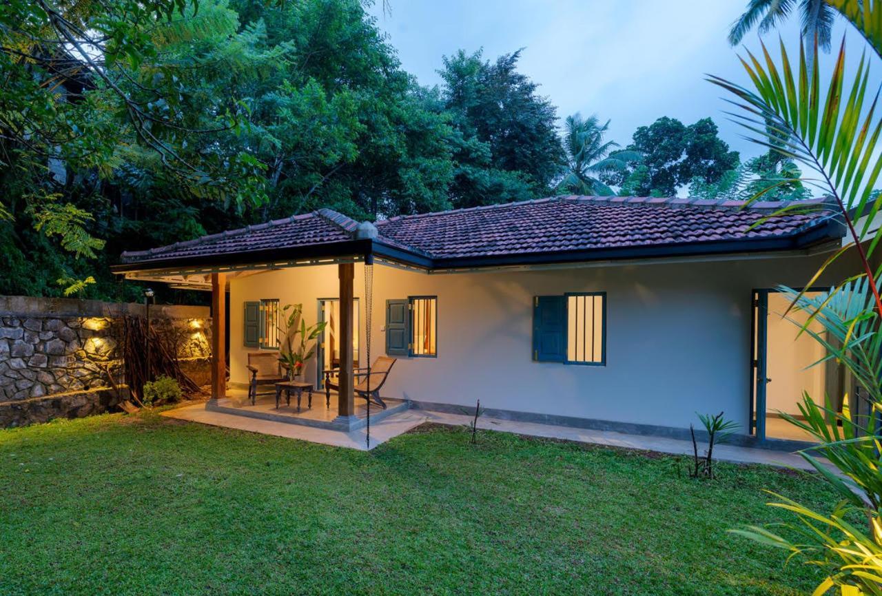 Stuthi Villa อาฮานกามา ภายนอก รูปภาพ