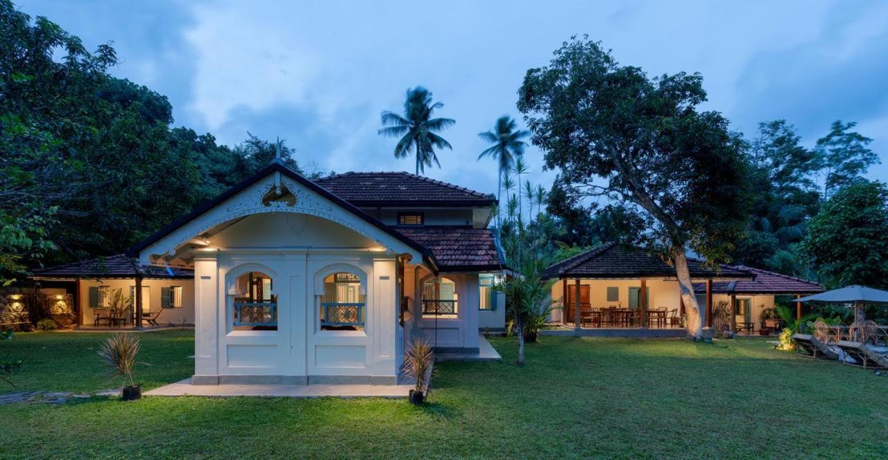 Stuthi Villa อาฮานกามา ภายนอก รูปภาพ