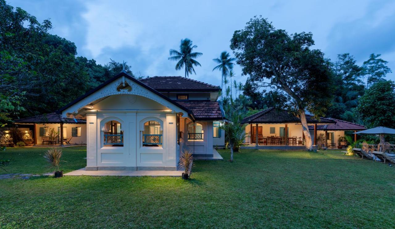 Stuthi Villa อาฮานกามา ภายนอก รูปภาพ