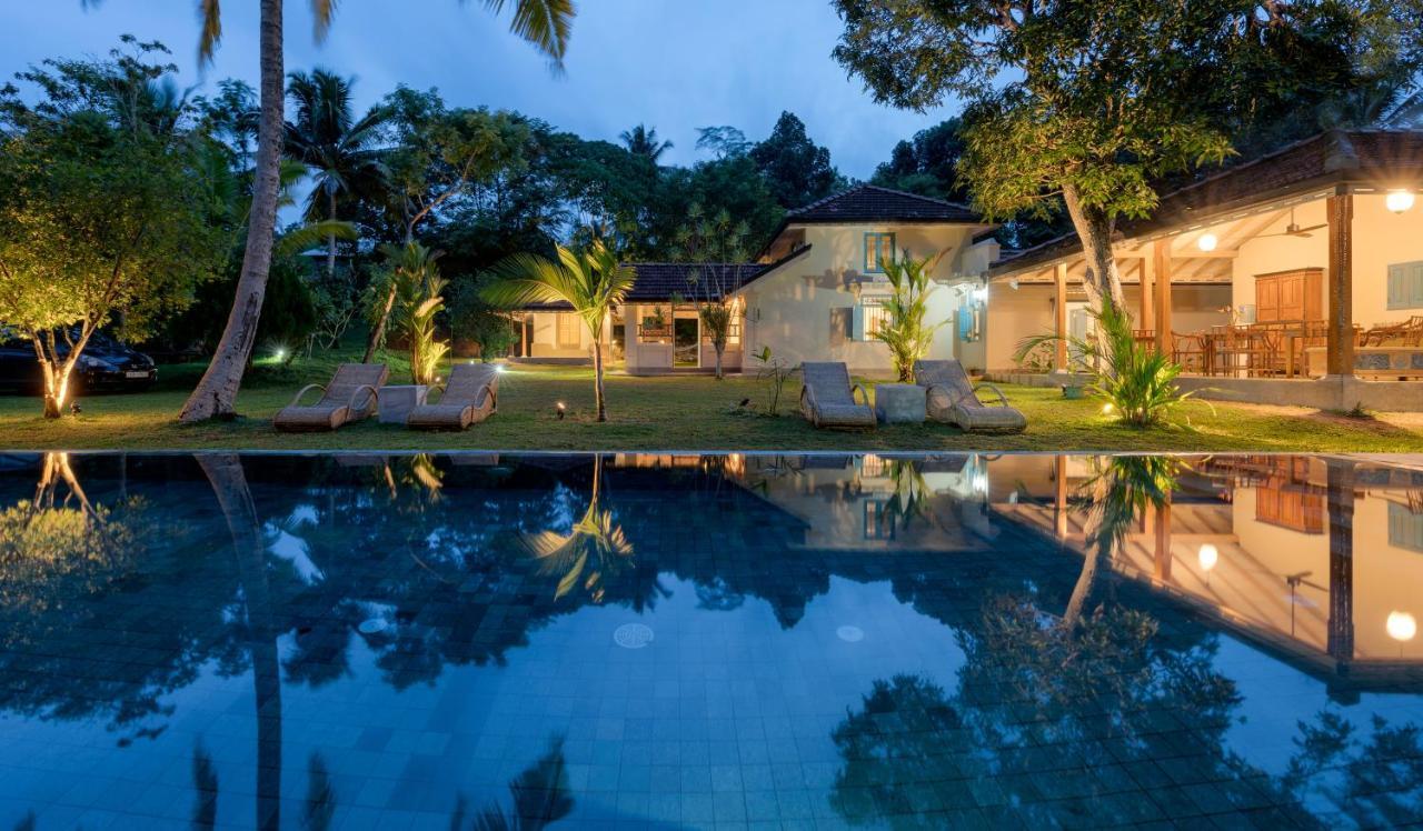 Stuthi Villa อาฮานกามา ภายนอก รูปภาพ